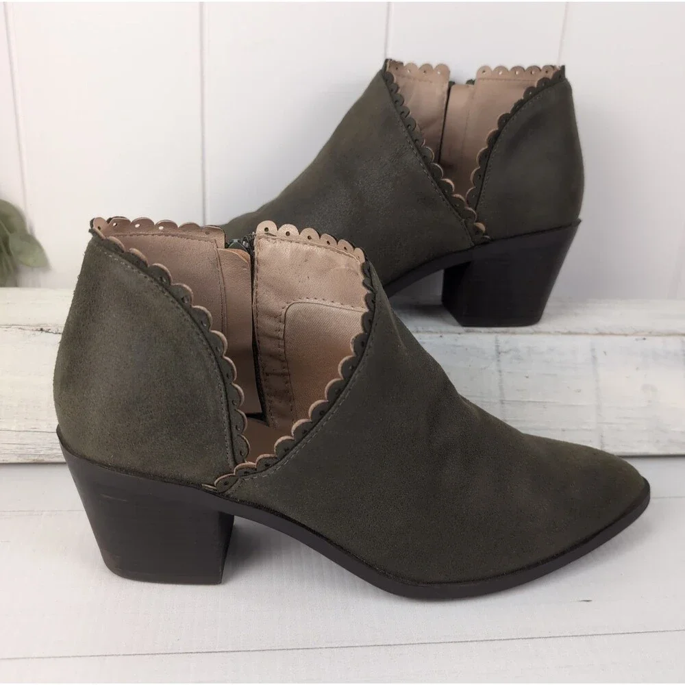 Journee Collection Women's Tessa Scalloped Olive Green Block Heel Booties Size 9